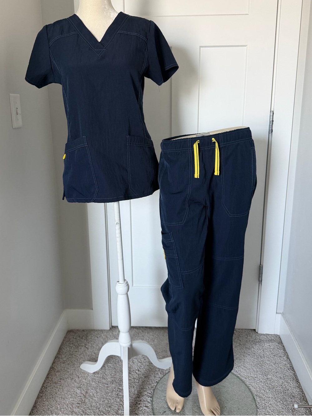 Women’s Wonderwink Navy Scrub Set